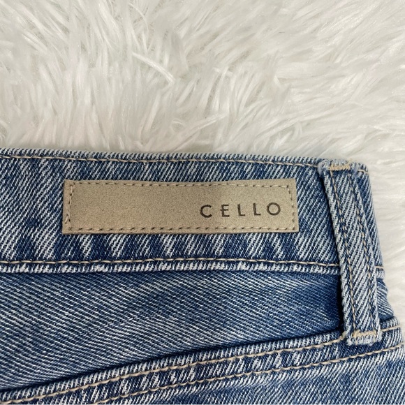 Cello Button Fly Raw Hem Distressed Ombre Shorts Size S - Picture 6 of 9